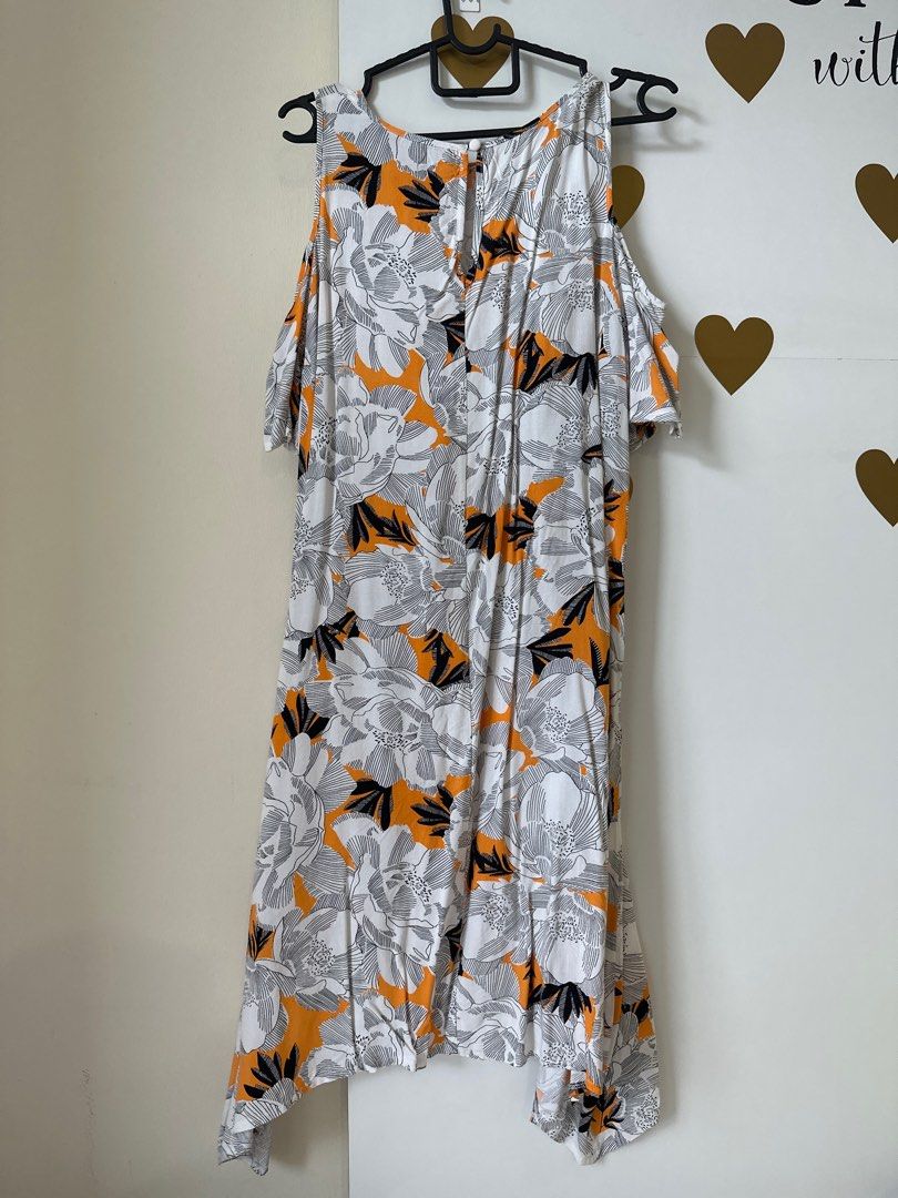 Dorothy Perkins Floral Cold Shoulder Dress Women s Fashion Dresses Sets Dresses on Carousell