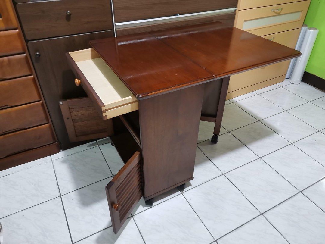 Expandable table Japan sueplus, Furniture & Home Living