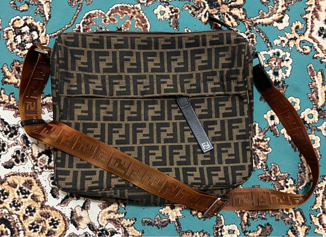 Vintage fendi hotsell messenger bag