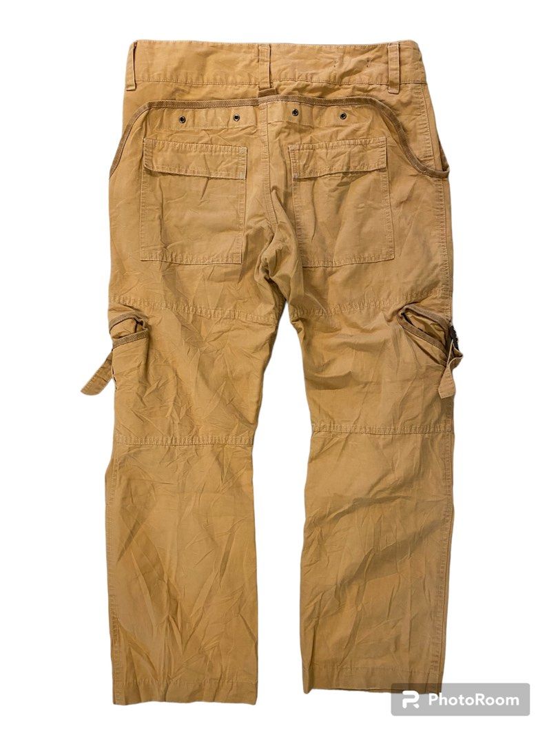 Final Home (Category: Chinos) located in Dungun. Submitted by jaa_fiza.jr (Listing ID 1256173003, Image 3). Description: Final Home isseymiyake Cargo Pants Bondage Pants Manual Size : 32/33 Labuh 37.5 Design Monkey pants belakang and knee pocket Price : MYR 288 Negotiable interesting🔥🔥🔥 .