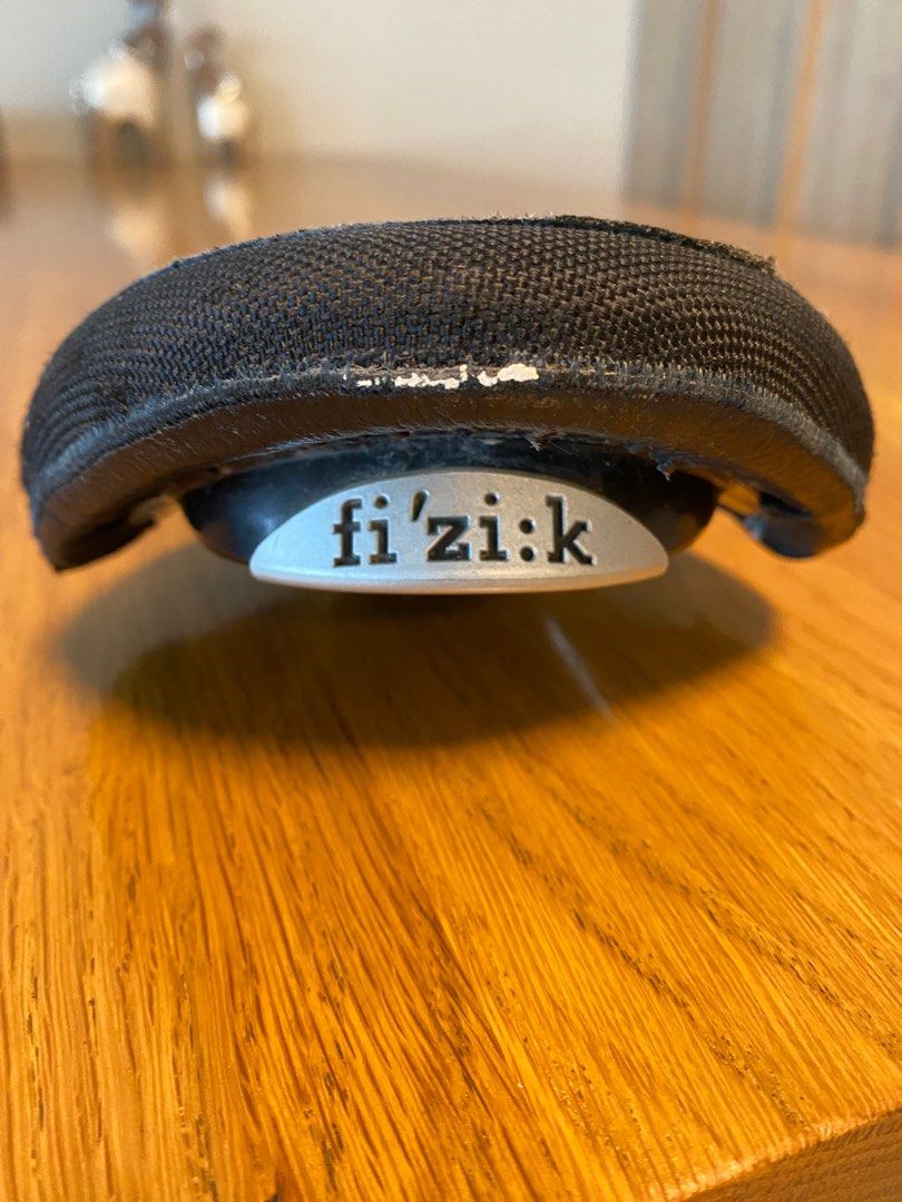 NOS FIZIK NISENE WING FLEX ROUGE BLANC VINTAGE SELLE SIÈGE