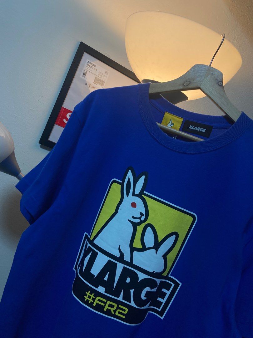 【希少】XLARGE×#FR2　コラボTシャツ　ビッグロゴ　刺繍ロゴ　ウサギ FR2 - 【希少】XLARGE×#FR2 コラボTシャツ ビッグロゴ 刺繍ロゴ