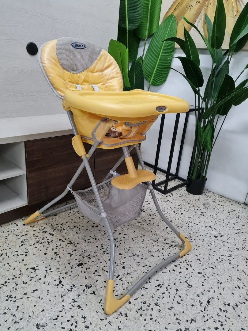 Graco high hotsell chair yellow