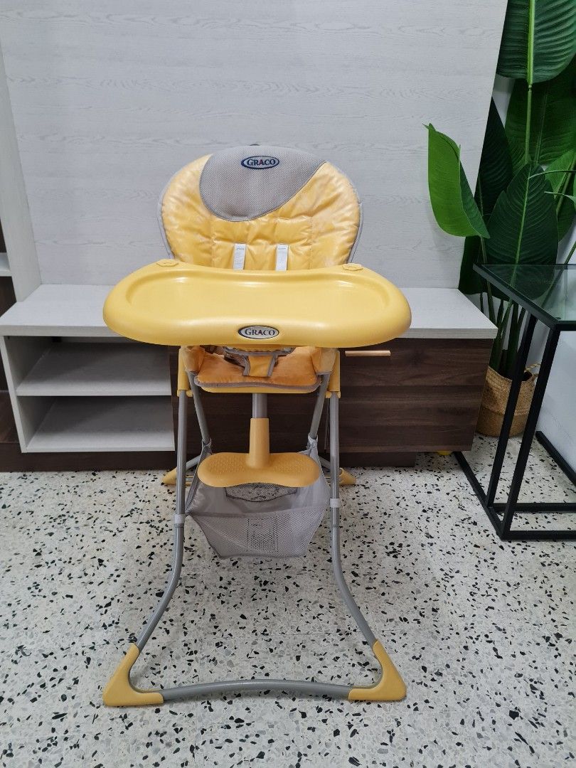 Graco high hotsell chair yellow