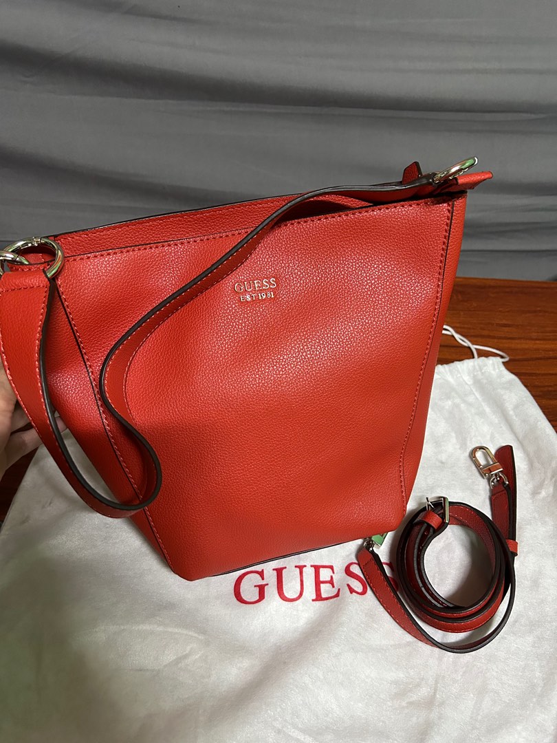 GUESS Cami Crossbody Bucket