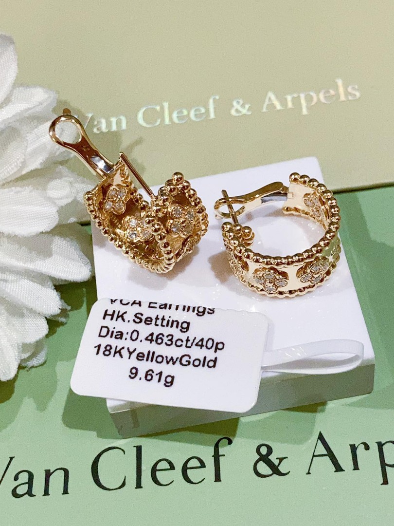 Hk Dia Perlee Clip hoop earrings, Women's Fashion, Jewelry & Organizers ...