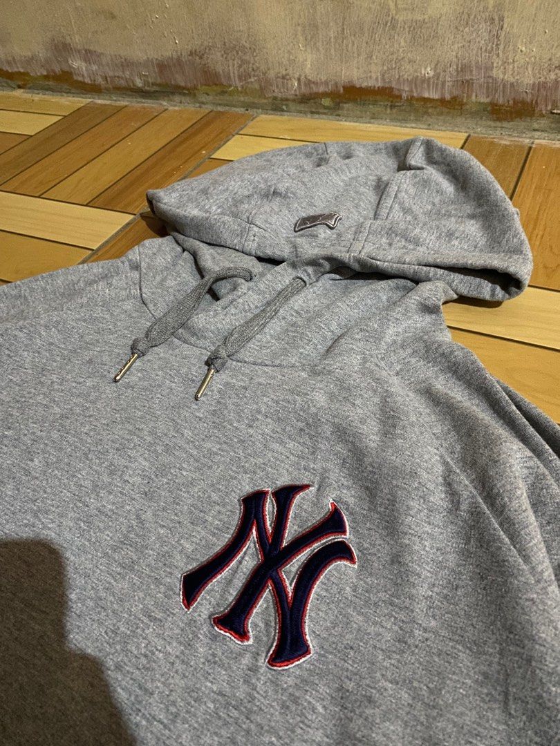 Hoodie MLB Yankees original second brand Hoodie sweater Thrift vintage,  Fesyen Pria, Pakaian , Baju Luaran di Carousell