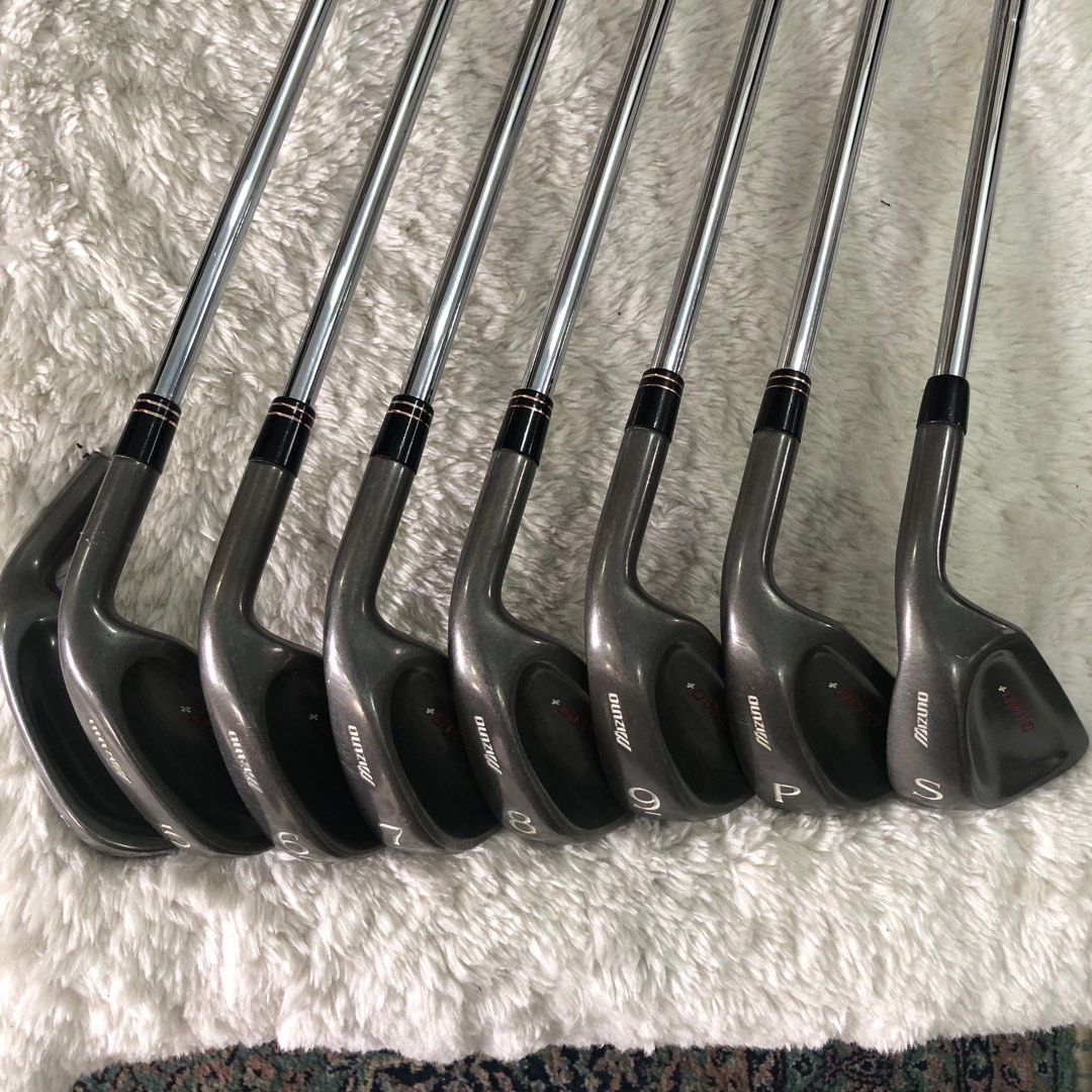 Mizuno quad top