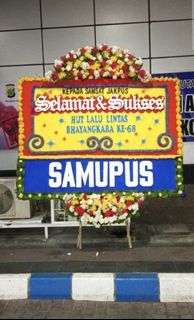 Karangan bunga 156