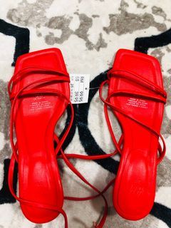 Kitten heels 1 in half inches