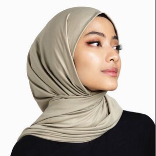lafiye instant nay hijab kerudung scarves dusty green hijau preloved kaos rayon crepe premium quality