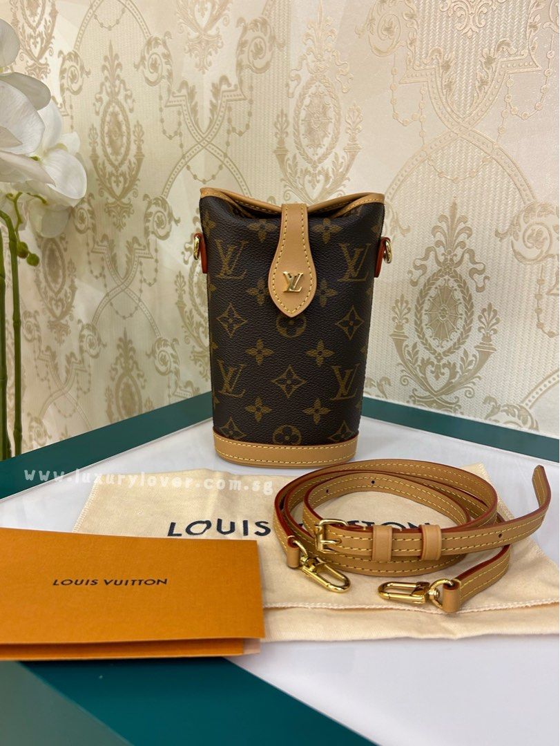 Like New LV Louis Vuitton Fold Me Pouch Monogram Canvas GHW
