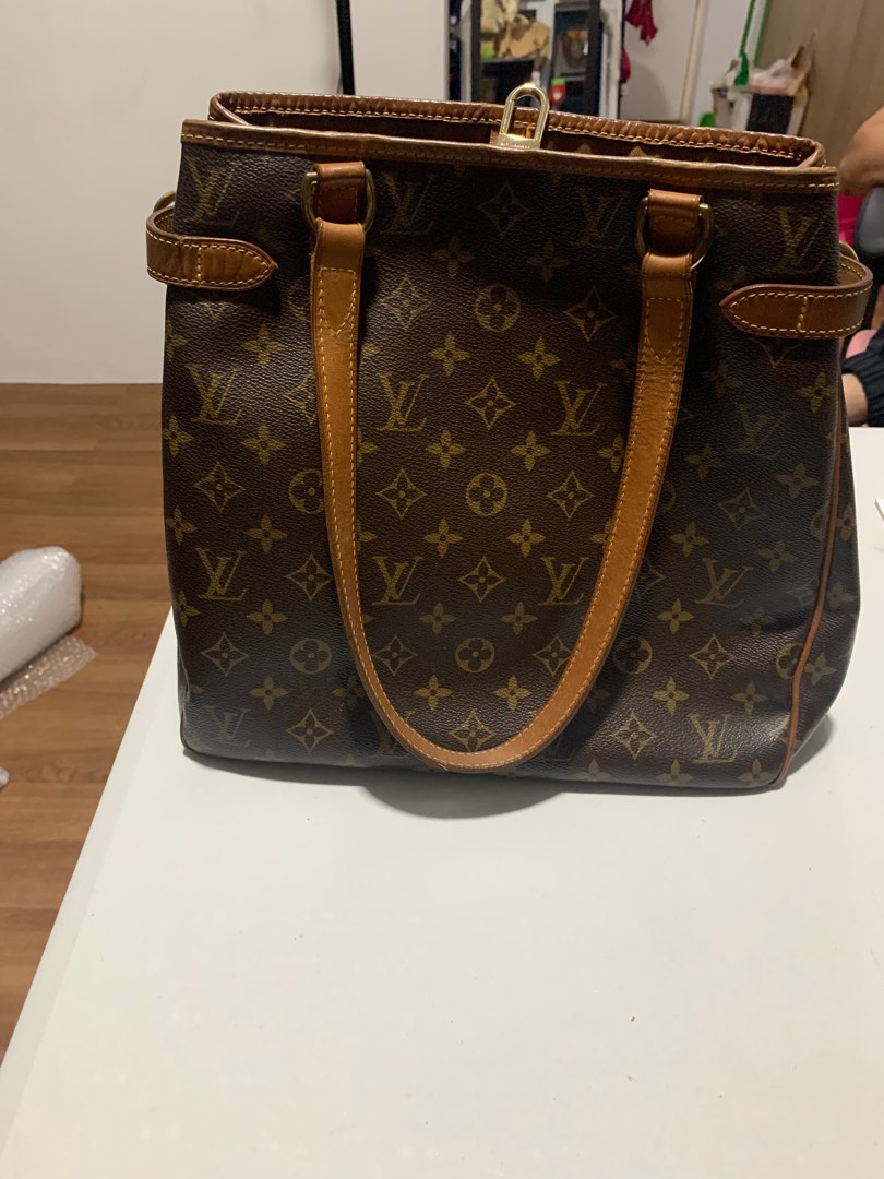 Louis Vuitton LV Vintage Batignolles PM Handbag, Luxury, Bags & Wallets on  Carousell