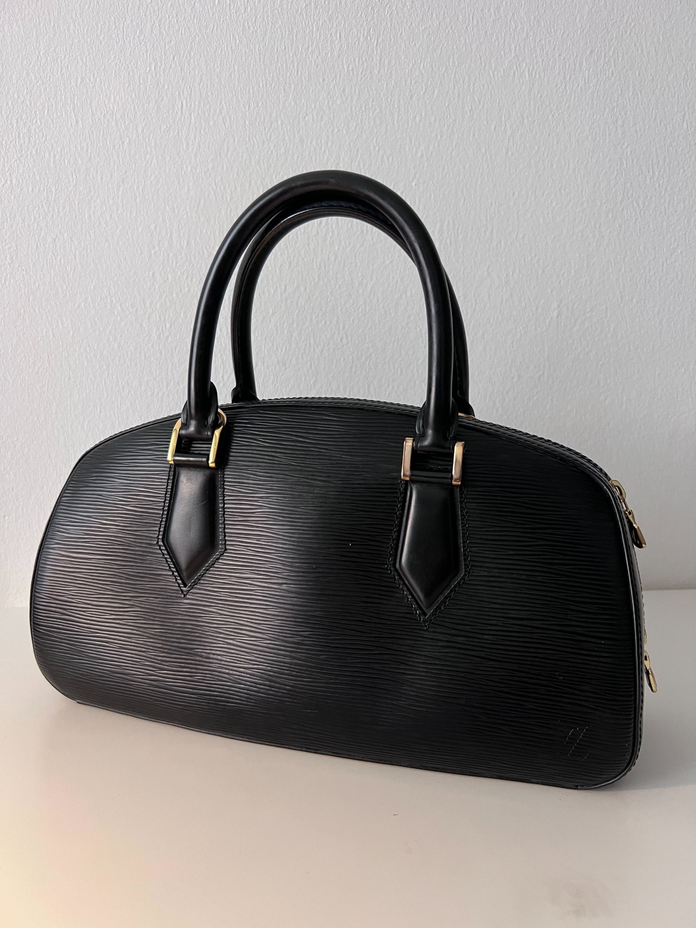 LOUIS VUITTON Black Epi Leather Jasmin Bag Luxury Bags Wallets