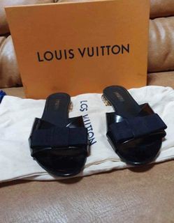 Louis Vuitton Sunbath Flat Mule, Women's Fashion, Footwear, Flipflops and  Slides on Carousell