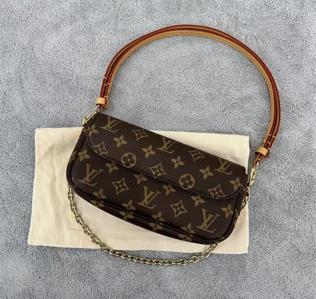 LV lvy woc, Women's Fashion, Bags & Wallets, Shoulder Bags on Carousell