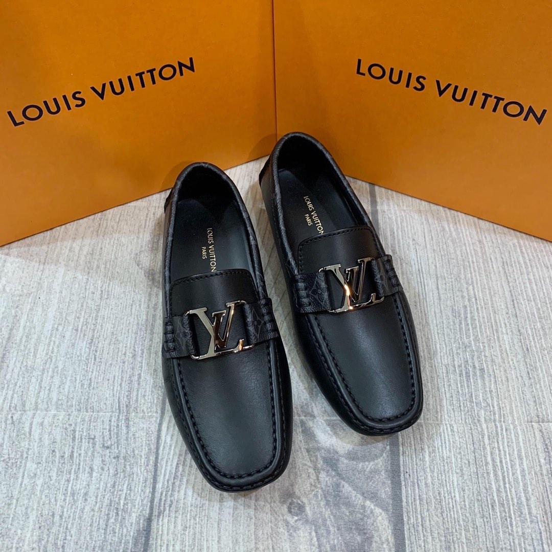 Louis Vuitton LV Oasis Mules Graphite Men, Men's Fashion, Footwear, Casual  shoes on Carousell