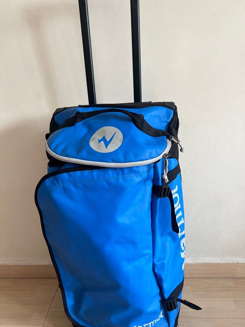 Marmot luggage shop