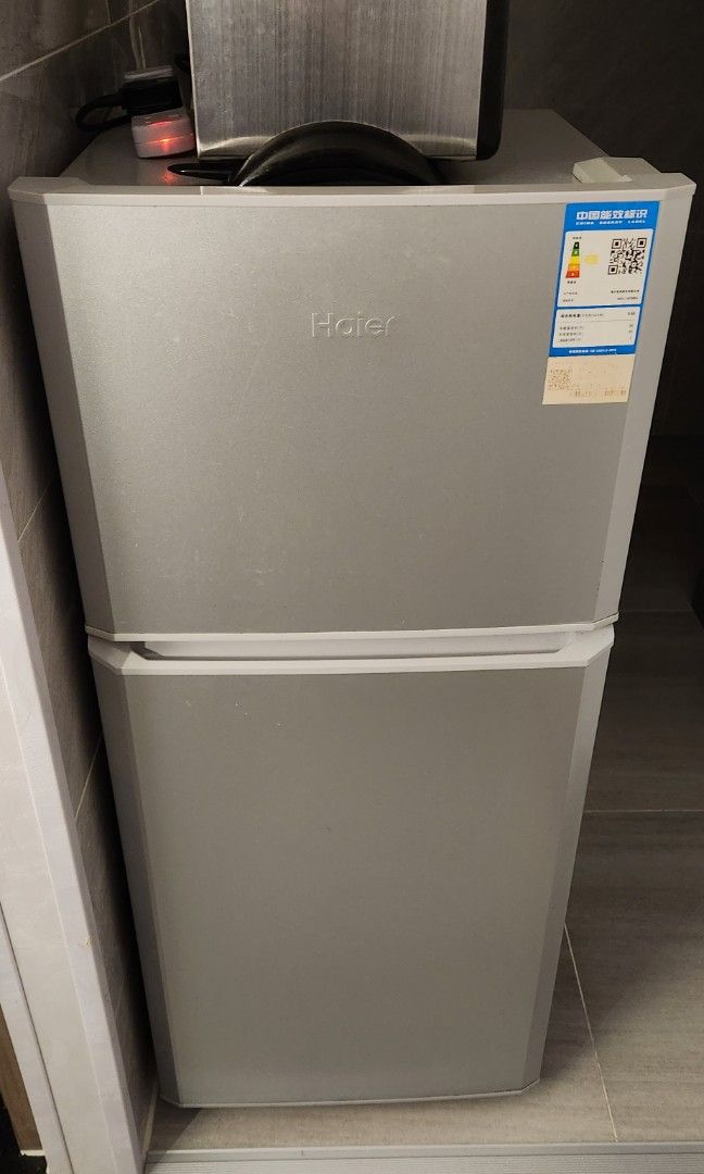 Medium size fridge Moving sale