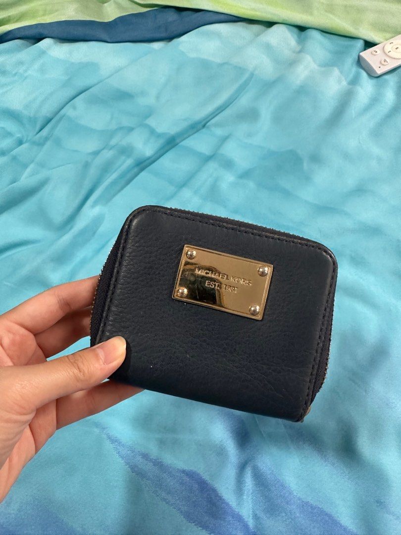 Michael Kor bi fold wallet Women s Fashion Bags Wallets
