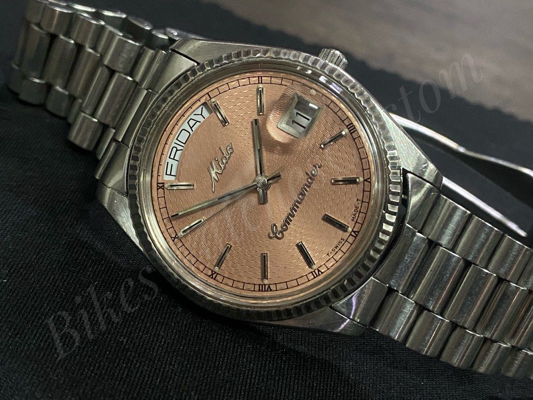 Mido commander salmon 2025 dial