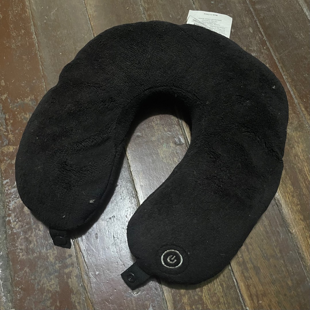 Neck pillow, Furniture & Home Living, Bedding & Towels on Carousell