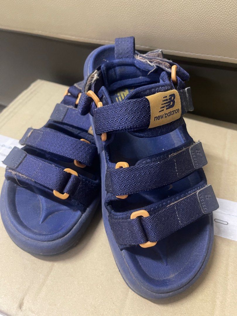 New balance deals velcro sandals