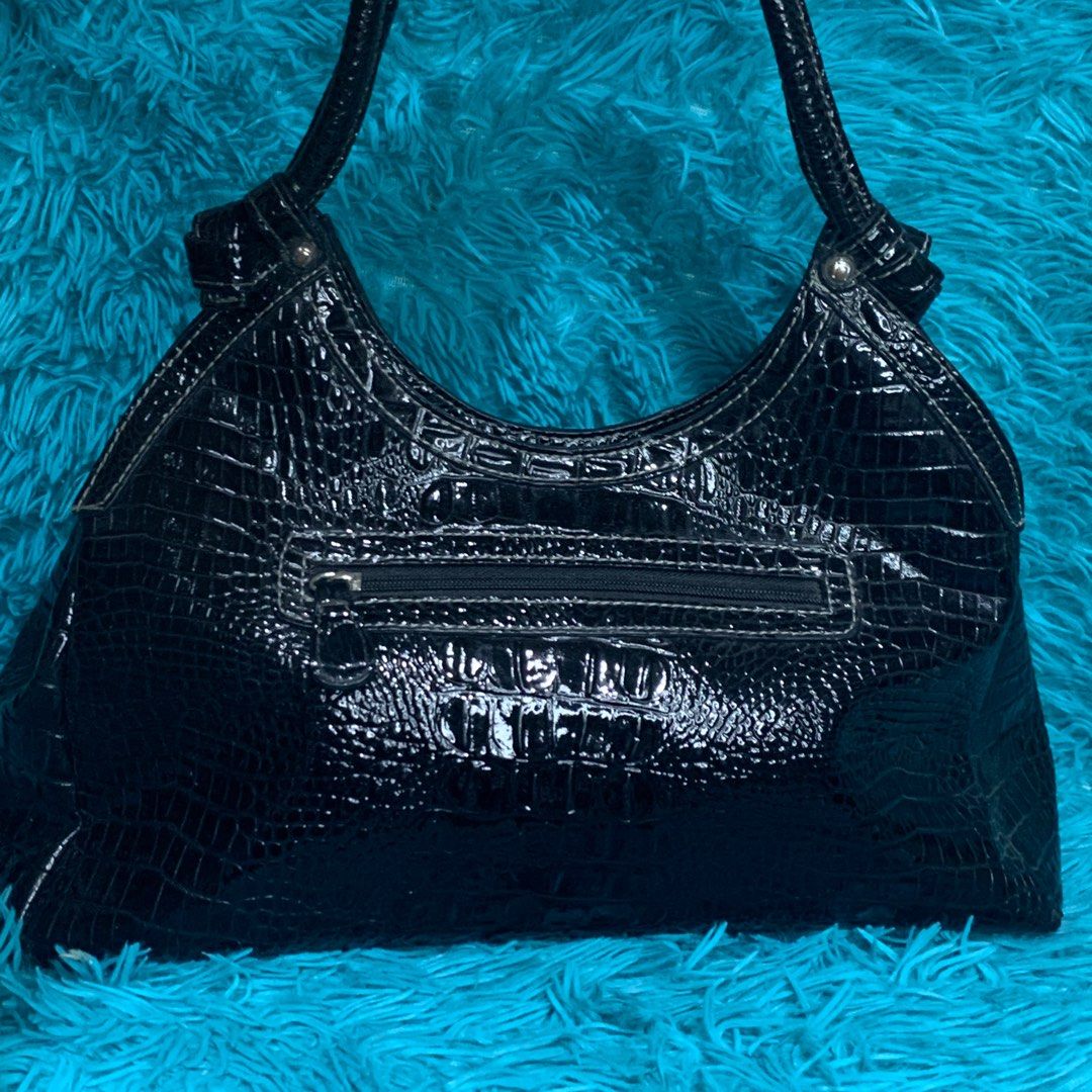 Nicole Miller Black Shoulder bag (Category: Shoulder Bags) located in Meycauayan. Submitted by SaveOnBrand (Listing ID 1256187565, Image 3). Description: Nicole Miller In Mint condition Medium size 📌LOC: Meycauayan, Bulacan 📌MOP: BANK TRANSFER(BPI, BDO, Security Bank) / Gcash / Paymaya 📌COURIER: J&T / LBC / pwede rin COD if lalamove. COP for LBC ❤️R E M I N D E R S 📌 Please manage your expectations. 📌 All items are in good condition, (flaw w