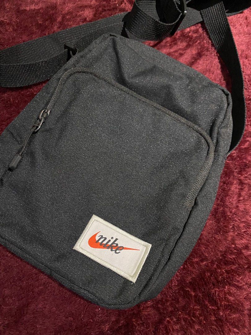 heritage sling bag nike
