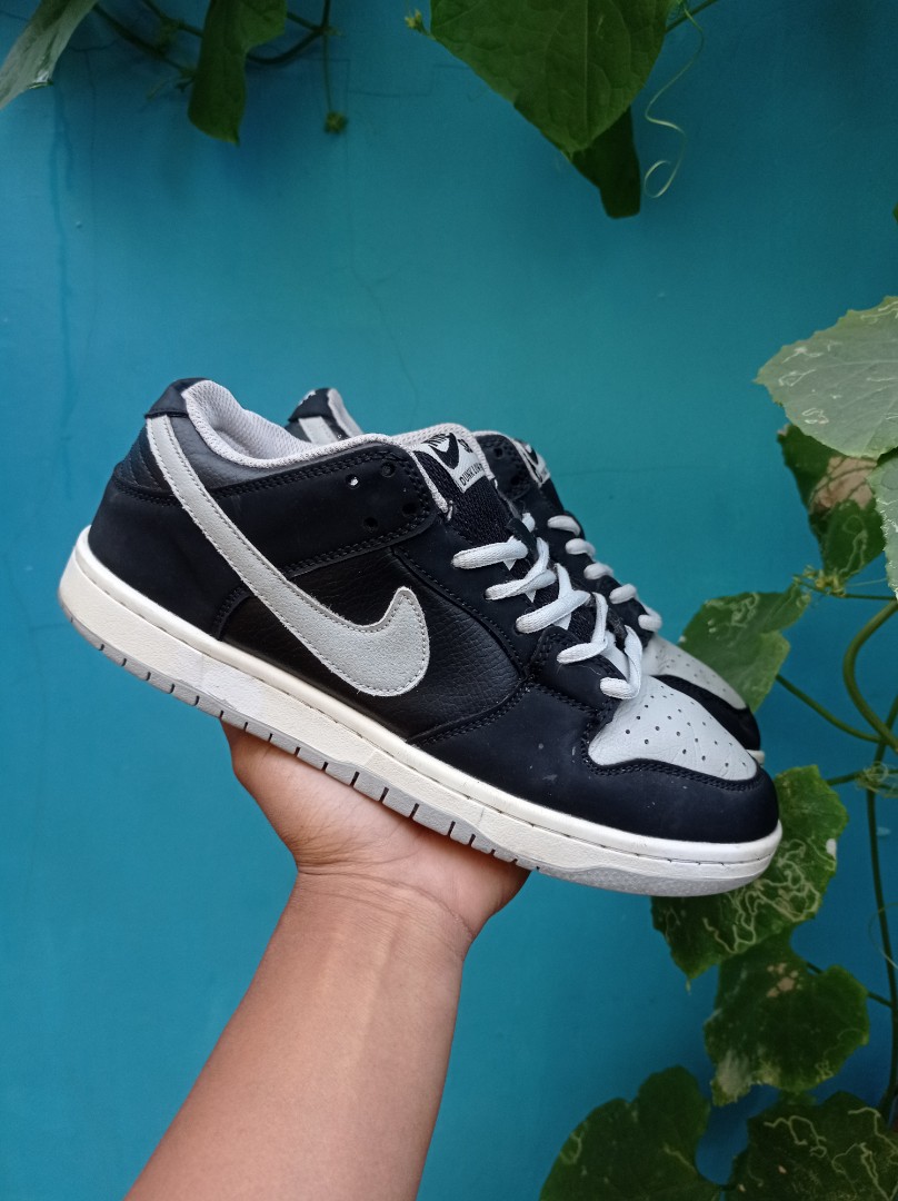 Nike SB Dunk Low, Fesyen Pria, Sepatu , Sneakers di Carousell