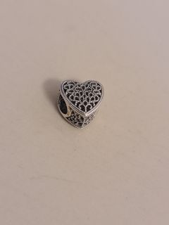 (Category: ) located in . Submitted by mytinycloset (Listing ID 1256125606, Image 1). Description: .