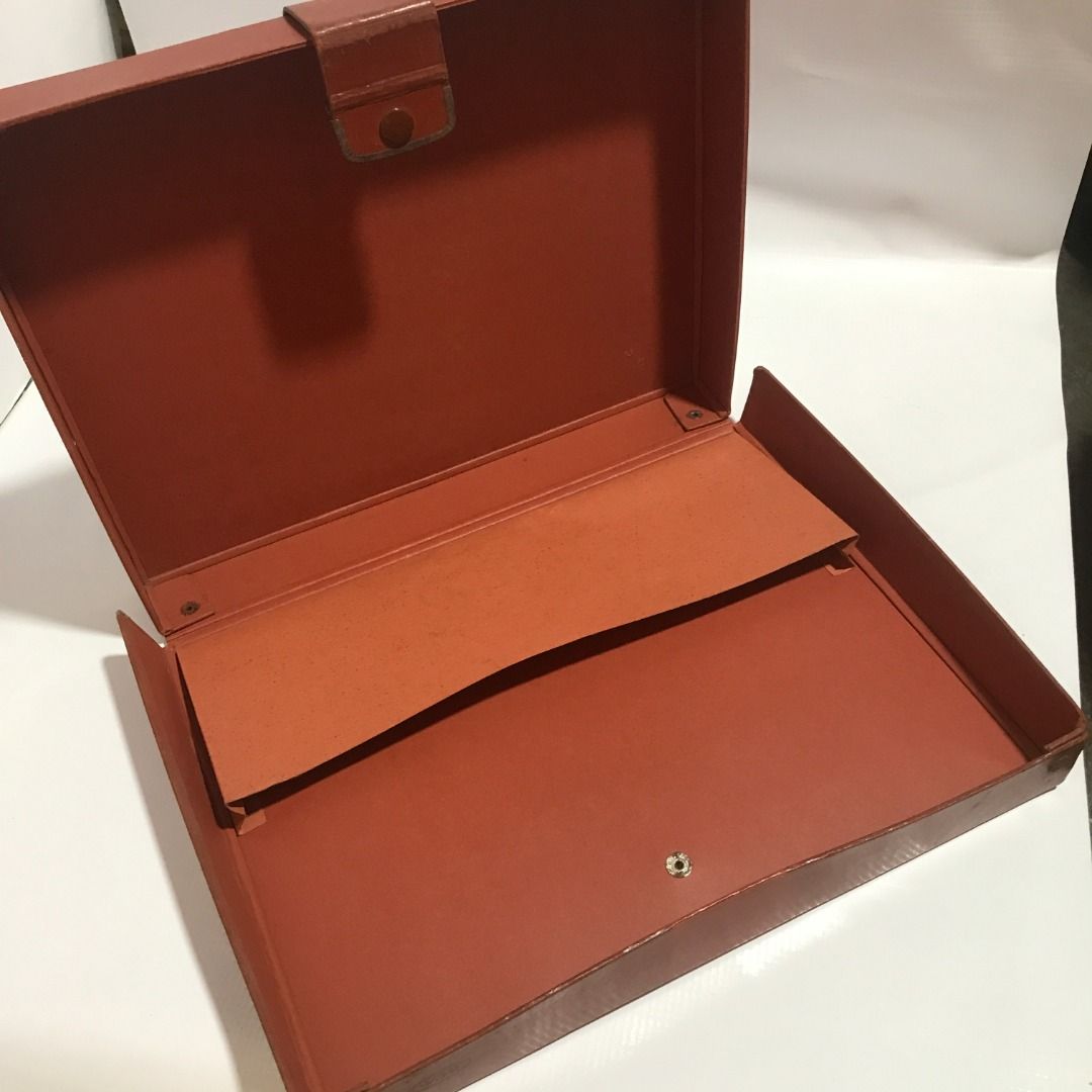 Paper organizer Carton case #2378 (Category: Stationery & School Supplies) located in Malabon City. Submitted by mldg.surplus (Listing ID 1256127134, Image 1). Description: MLDG Surplus Reminder: •Expect minimal flaws such as stain, lint, rust, scratches, dent, etc. •No reservation, we can accept your offer, but it doesn't mean that the item is reserved. •No other picture. All pictures are posted already. •Color may vary due to lighting. Price ma