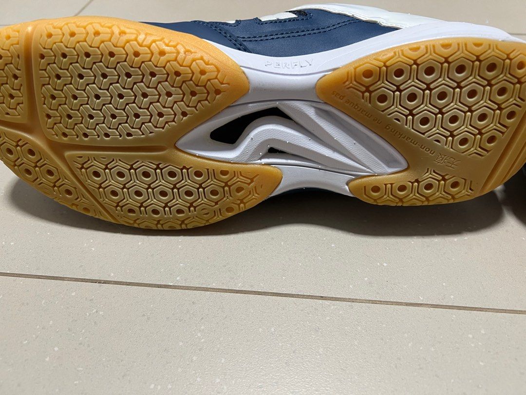 Perfly badminton shoe Men s Fashion Footwear Sneakers on Carousell