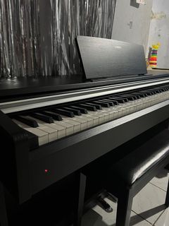 Piano Yamaha Arius YDP 142 Piano Elektrik Yamaha Hitam