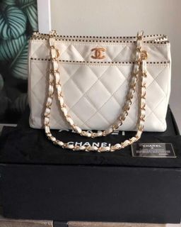 VGC Chanel PST beige caviar GHW #16 comes with box, dustbag, holo @ 17 jt