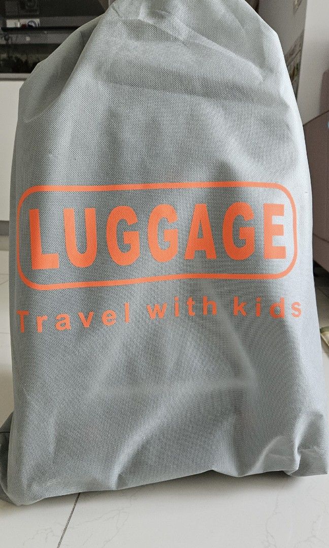 Qbox travel luggage, Hobbies & Toys, Travel, Luggage on Carousell