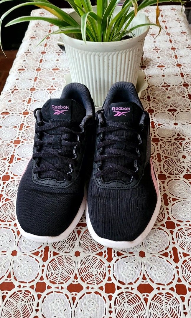 Reebok size 6 Women s Fashion Footwear Sneakers on Carousell