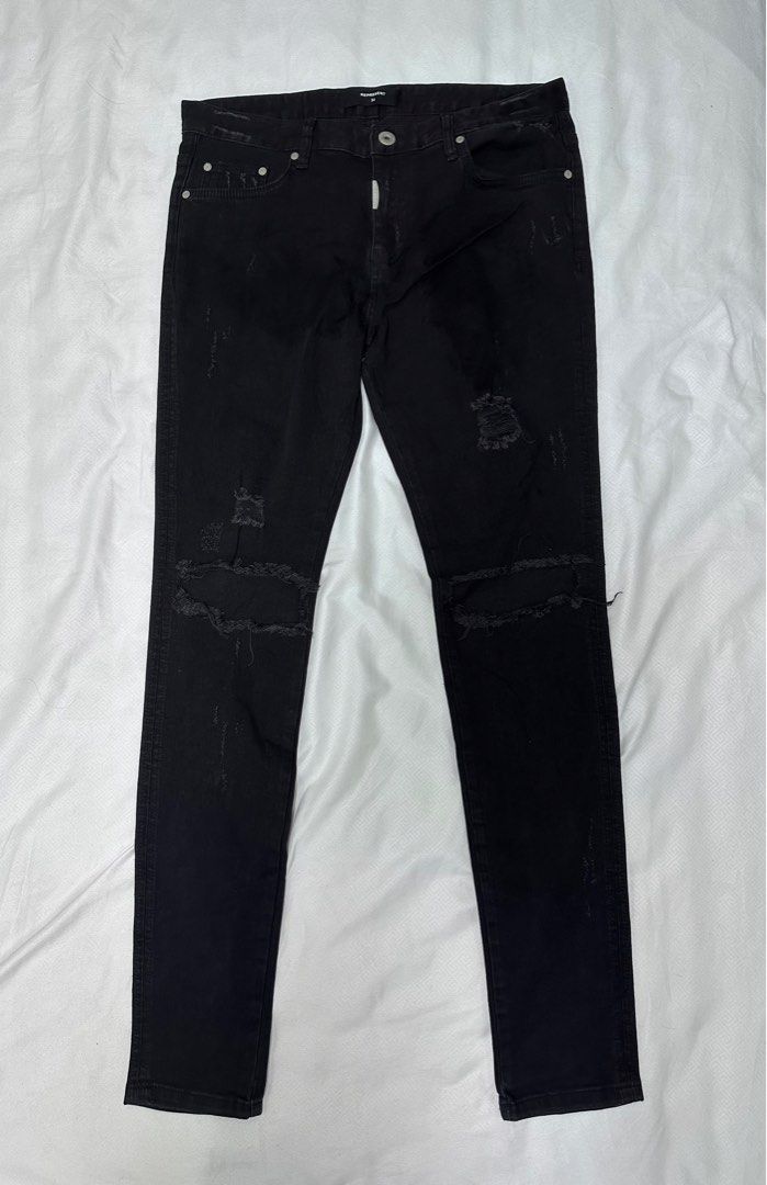 REPRESENT | Black Knee Destroyer Skinny Jeans (Category: Jeans) located in Lapu Lapu. Submitted by nervecloset (Listing ID 1256230614, Image 1). Description: REPRESENT | Black Knee Destroyer Skinny Jeans size 34 on tag..Fits 34-35 Stretchable Fabric Actual measurements shown in photos Brandnew with tag 2850 + sf.