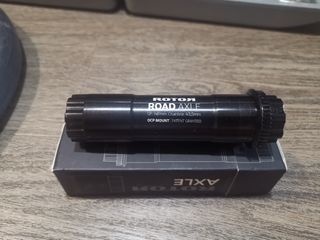 Rotor spindle axle