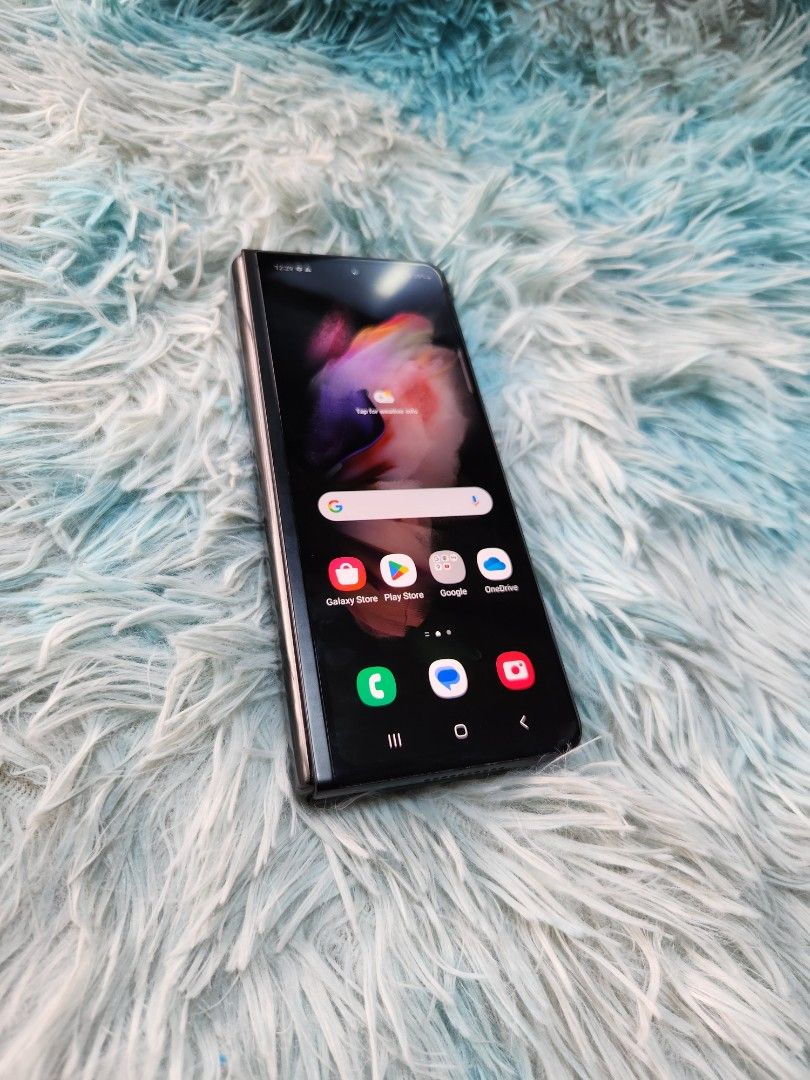 Samsung Fold 3 (Category: Samsung) located in Quezon City. Submitted by mubrogadgets (Listing ID 1256171660, Image 3). Description: SAMSUNG Z FOLD 3 PASS HINDI NAGBABASA PASS SA BARAT RUSH SELLING NAPAKAKINIs pa 💯ISSUE black dot sa gitna ng main screen 👍PANO OTHER ISSUE 🤙256GB/12GB RAM 💥5g network 🤲Foldable Dynamic AMOLED 2X, 120Hz, HDR10+, 1200 nits (peak) ❤Qualcomm SM8350 Snapdragon 888 5G 💥Super linaw ng display 💥super linaw ng camera.