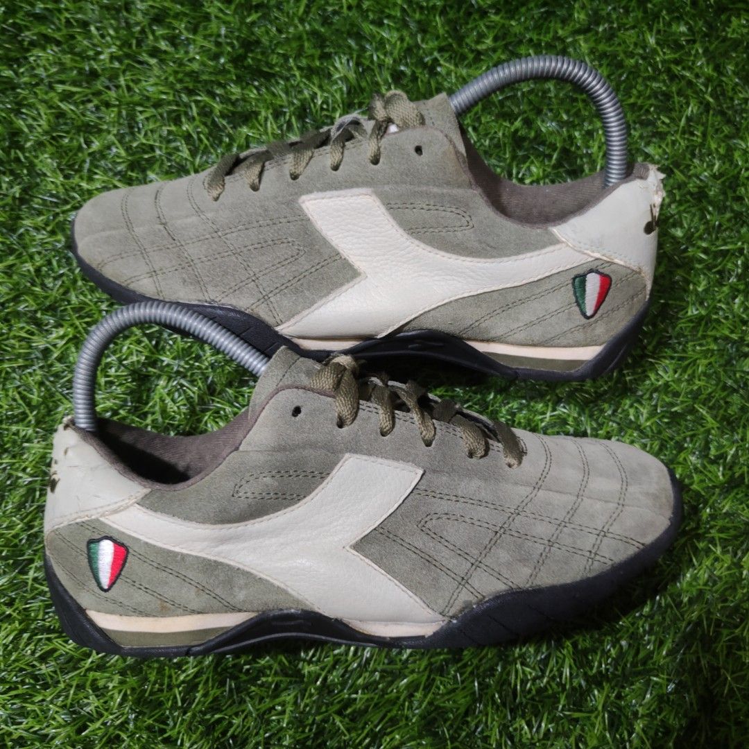 Sepatu hotsell sneakers diadora