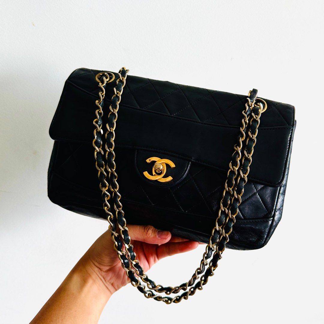 STEAL ✨ Chanel Diana Black GHW Classic Single Flap Quilted Lambskin CC Logo  Turnlock Vintage Shoulder Sling Bag 1s Authentic, Luxury, Bags & Wallets on  Carousell