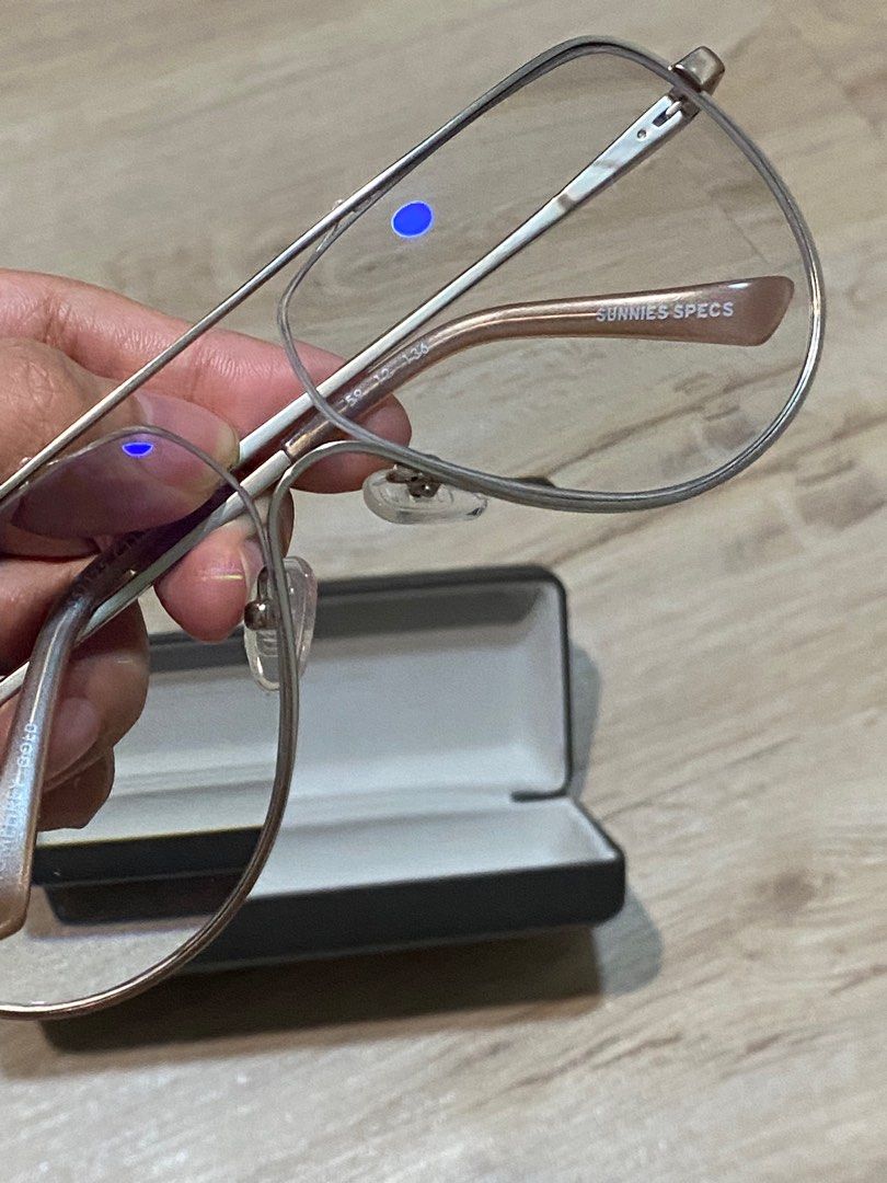 SUNNIES Specs/ Studios w grade (Category: Sunglasses & Eyewear) located in Bulacan. Submitted by heymely (Listing ID 1255933128, Image 3). Description: HUMPHREY in GOLD ‼️OG PRICE: ₱12,500 ‼️SELLING PRICE: ₱7,000 ALMOST NEW. Twice lang nagamit. Bought this 2 months ago. Sobrang ganda nyaaa!! Kaya lang di talaga bagay sa face ko yung frame. Di na to avail sa physica store and out of stock na sa site. Lens: Left: +3.25 & 25 astigmatism Right: +4.25