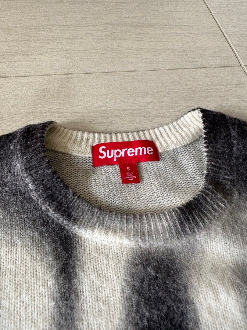 Supreme Blurred Logo Sweater, 名牌, 服裝- Carousell