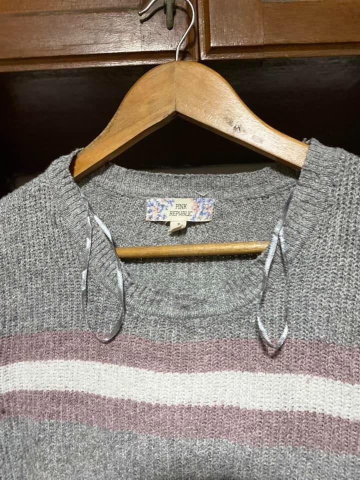 Pink on sale republic sweater