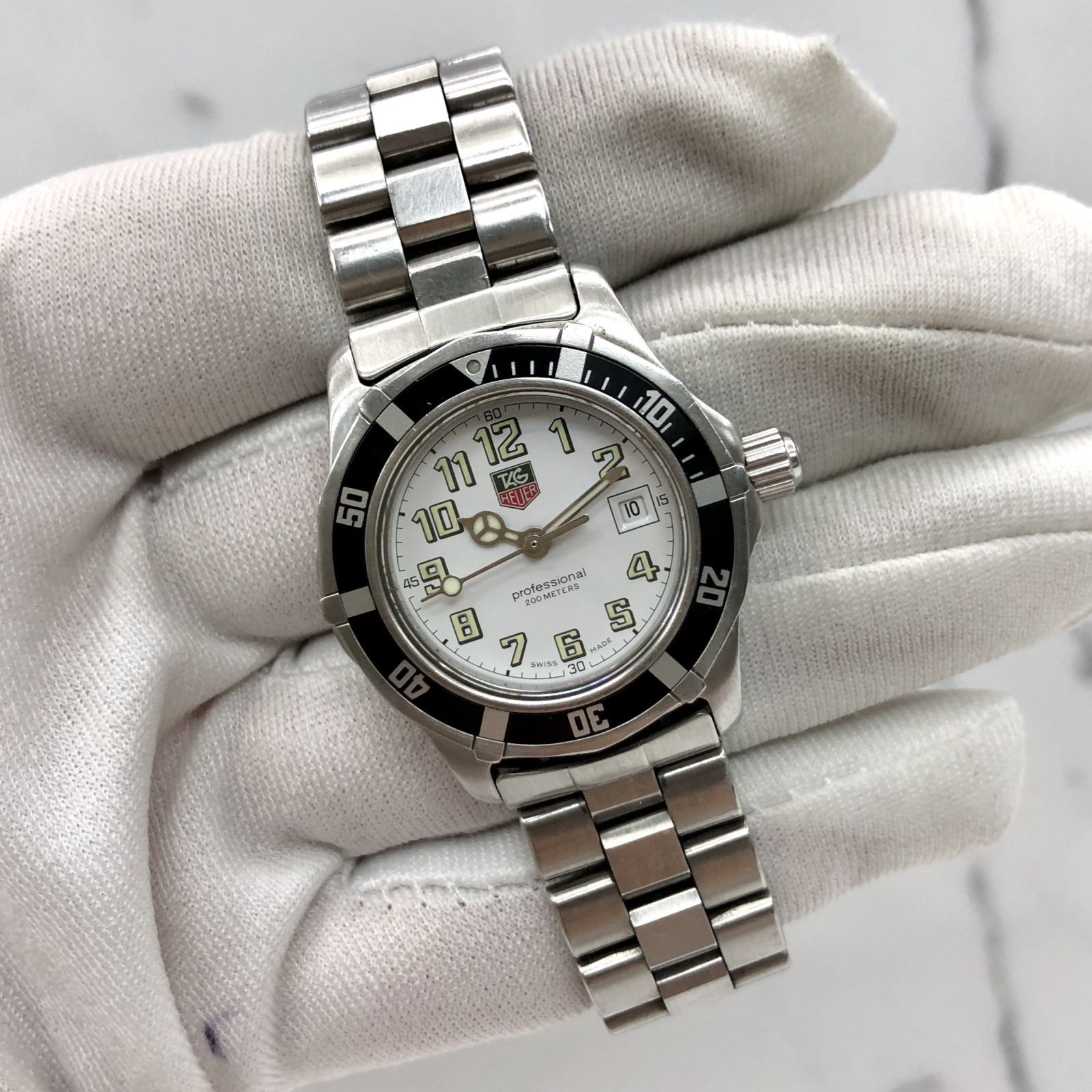 Tag heuer mens watch white face 2025