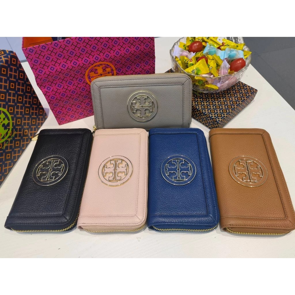 Tory Burch coin purse with card slot, Women's Fashion, Bags & Wallets,  Wallets & Card holders on Carousell