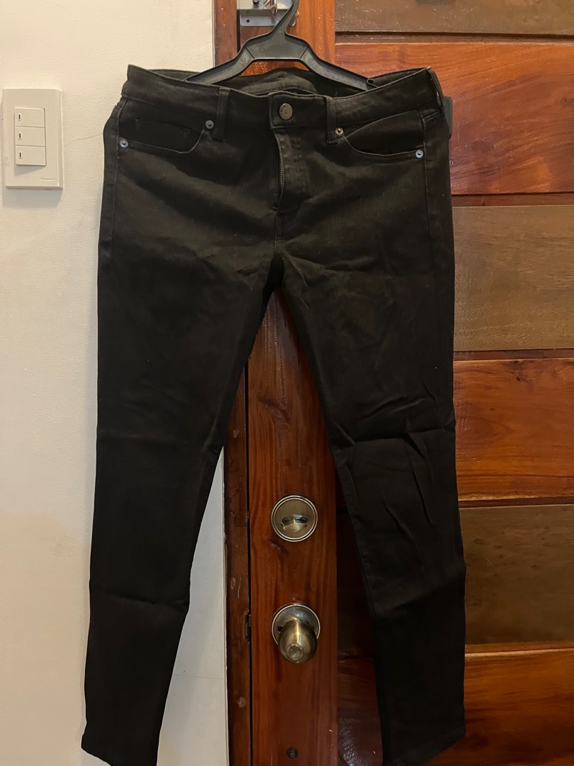 Uniqlo soft Jeans, Women's Fashion, Bottoms, Jeans on Carousell
