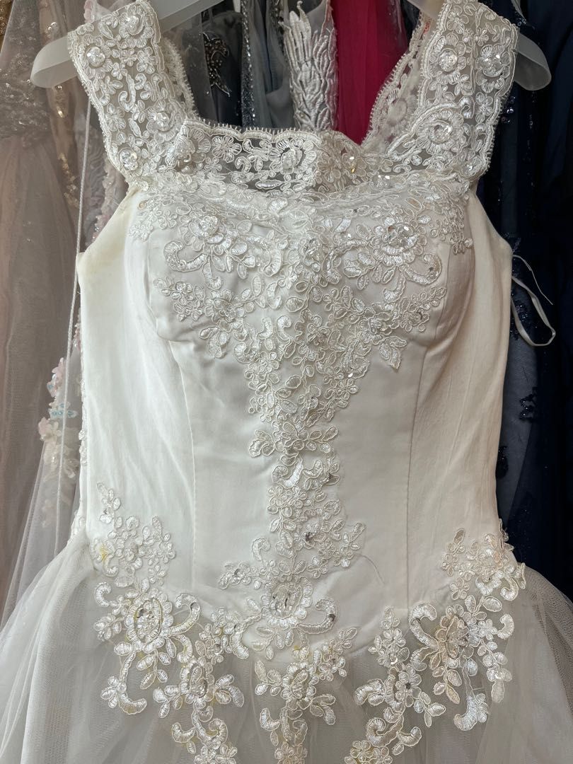 Used gown shop for sale