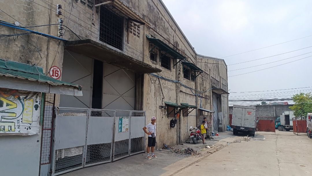 Warehouse For Rent Lease in Mindanao Avenue corner Quirino Highway